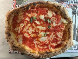 vegan pizza margherita  at Assaje  in Milan