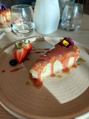 Cheesecake at Manna 2 in Warsaw
