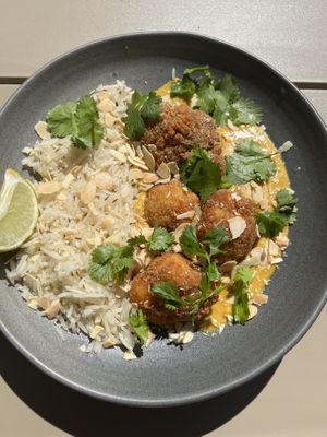 Cauliflower in saffron saucee  at Manna 2 in Warsaw