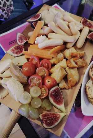 Tabla de quesos vegana at Lolas Local Madrid in Madrid