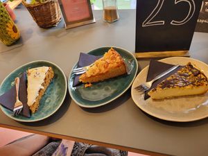 cheesecake, apricot tart, carrot cake at Neue Speisekammer in Hannover