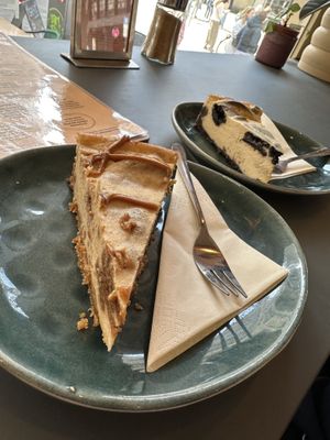 Lotus + Oreo Cheesecake  at Neue Speisekammer in Hannover