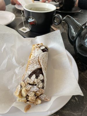 An ok cannelloni and very nice tea and coffee.  at Caffe Vergnano in Catania