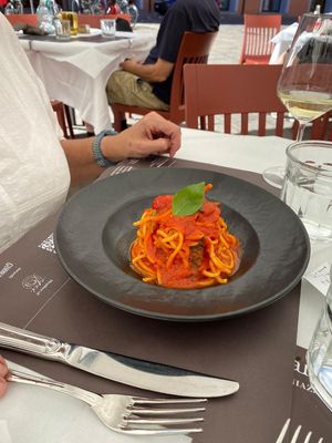 Spaghetti pomodoro at Caffè Zanarini in Bologna