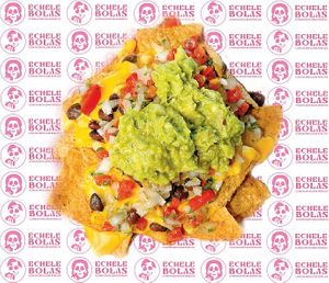 Nachos Chingones con Queso Vegano at Échele Bolas in Tenerife