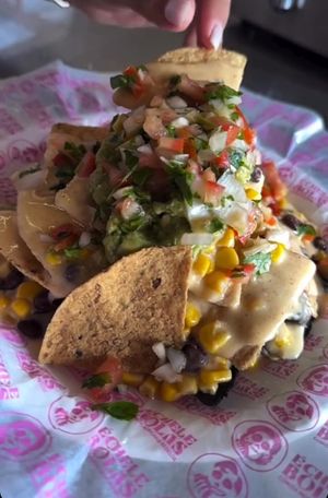 Nachos Chingones veganos at Échele Bolas in Tenerife