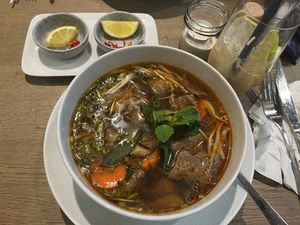 BÚN HUẾ (Mais, Shiitake, Karotte, Sprossen, Koriander, Minze, Seitan Rind, Zitronengras, Chili)  at Viegan in Stuttgart