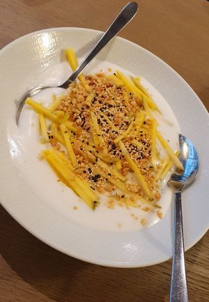 sticky rice & mango at Viegan in Stuttgart