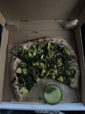 Unique pizza. I was skeptical about this place at first because it’s a place with just one vegan item. But surprisingly good. Never had potato on a pizza before, and it was great at Goldie's  in Coupeville