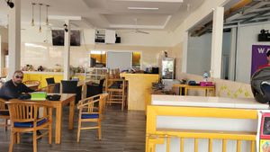 The restaurant at Warung Four 4D SENGGIGI LOMBOK in 