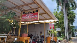 The sign outside at Warung Four 4D SENGGIGI LOMBOK in 