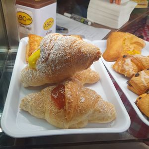 Vegan brioches #Veganuary at Bar Milano in Bologna