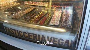 The vegan part of the bakery. All you see is vegan! at La Nocciolina in Rome