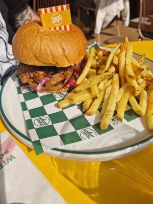 Pulled p*rk burger at Neat Burger - Porta Venezia in Milan