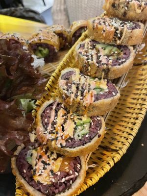 Crunchy sushi   at Mandala Vegan Köln in Cologne