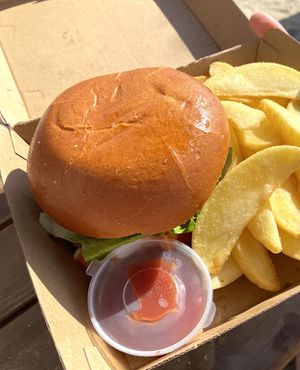 Vegan burger with vegan mayonnaise   at Palmar Beach Bar in Sithonia