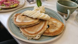 Pancakes mit Banane at Bistro Deppat in Vienna