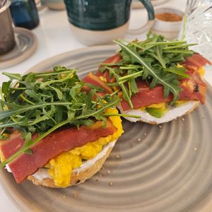 breakfast bagel at Bistro Deppat in Vienna