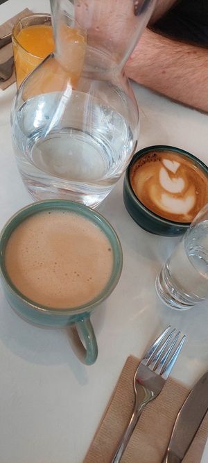 Dirty Chai Latte & Cappuccino at Bistro Deppat in Vienna