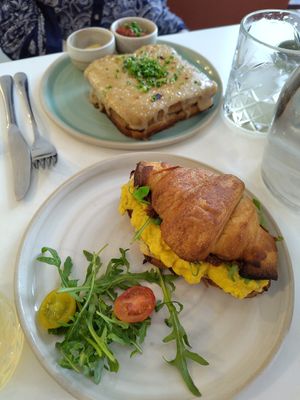 Beides sehr geil, leider vergessen wie es hieß. at Bistro Deppat in Vienna