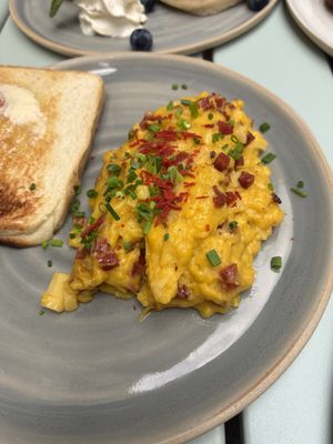 Veganes Rührei mit Speck  at Bistro Deppat in Vienna