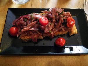 Nice onion bread at Cote Rue in Marseille