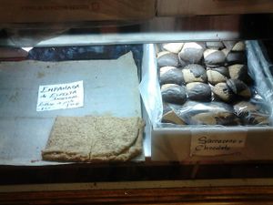 Delicious empanada (vegan pastry with vegetables) at ECOEcoShop in Granada