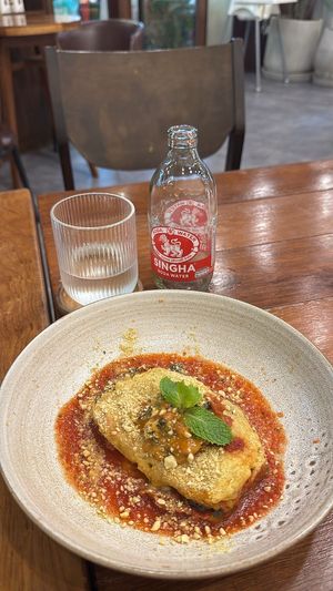 I love the service here! The food is excellent! I would come back here a thousand times over. at Kem-Kon KhaoSan (เข้ม-ข้น ข้าวสาร) in Bangkok