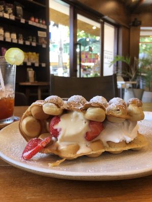 hong kong waffle  at Kem-Kon KhaoSan (เข้ม-ข้น ข้าวสาร) in Bangkok