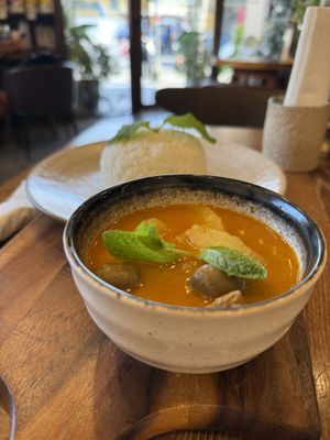 Massaman curry   at Kem-Kon KhaoSan (เข้ม-ข้น ข้าวสาร) in Bangkok