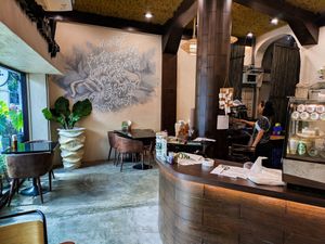 Inside of Kem-Kon KhaoSan (เข้ม-ข้น ข้าวสาร) at Kem-Kon KhaoSan (เข้ม-ข้น ข้าวสาร) in Bangkok