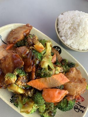 Chicken & Broccoli (Dine-In Portion)  at Chen Vegetarian House in West Reading