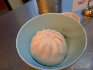 Veggie steamed bun (vegan) at Knees To Chin  in Antwerpen