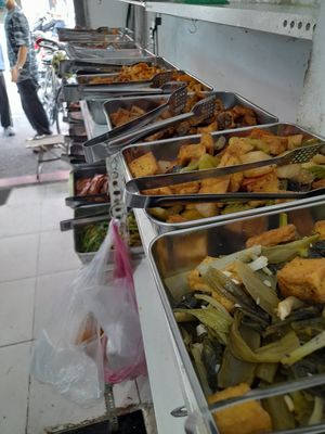 Com chay selection at Tự Chọn in Ho Chi Minh City
