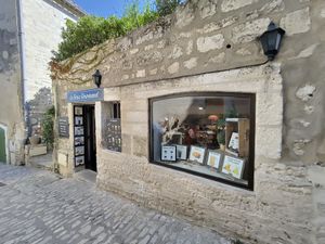 Café external view at Le Baux Gourmand in Les Baux-de-provence
