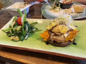Portobello mushroom with veggies at Veggie Spinner 素食微調 in Hong Kong Island