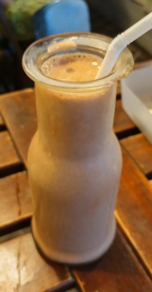 Organic Coconut Oil, Raw Cocoa Powder Banana Milk Shake 有機椰子油、香蕉合桃朱古力奶昔 at Veggie Spinner 素食微調 in Hong Kong Island