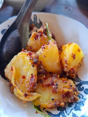 Potato Chili Curry at Ahinsa Restaurant in Sigiriya