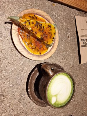 Matcha y tarta de Matcha #Veganuary at Honest Greens in Valencia