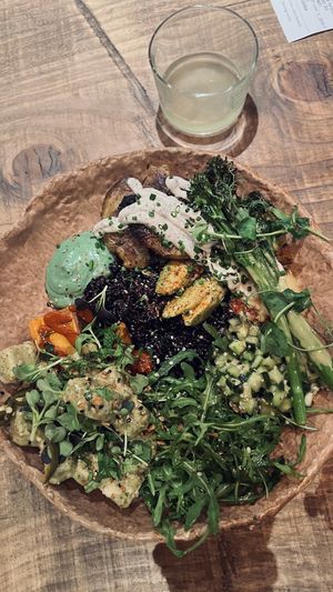 Bowl with tofu   at Honest Greens in Valencia