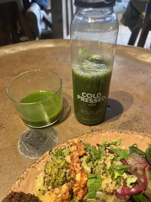 Jugo cold pressed  at Honest Greens in Valencia