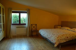 Yellow room at Chez Raz in Velletri