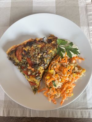 Vegansk linspaj  at Cafeva in Gothenburg