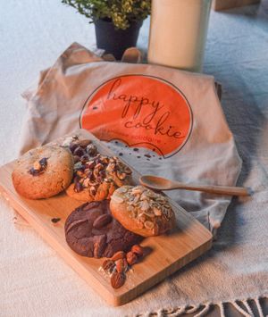 Sélection de cookies vegan : noisettes, cacao, amandes et pâte à tartiner. at Happy Cookie in Bordeaux