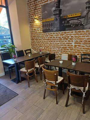 Inside at Gemüse Kebap by Sahlina in Berlin