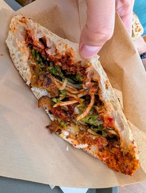 Vebab with homemade bread, Harissa & Aïoli sauce 👌🏻 at Güstavo Gemüse Vebab in Lyon