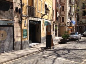 outside at Ale and Hop in Barcelona