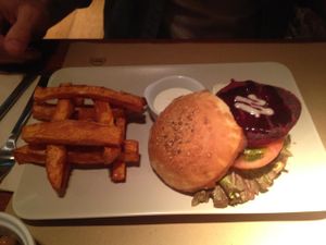 beetroot burger at Ale and Hop in Barcelona