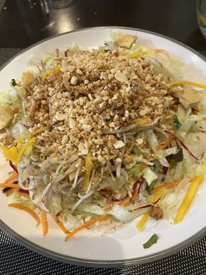   at Nhât Båo in Karlovy Vary