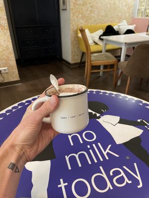 HOAT Chocolate with whipped cream (3.20€ + 0.80€)  at No Milk Today in Berlin